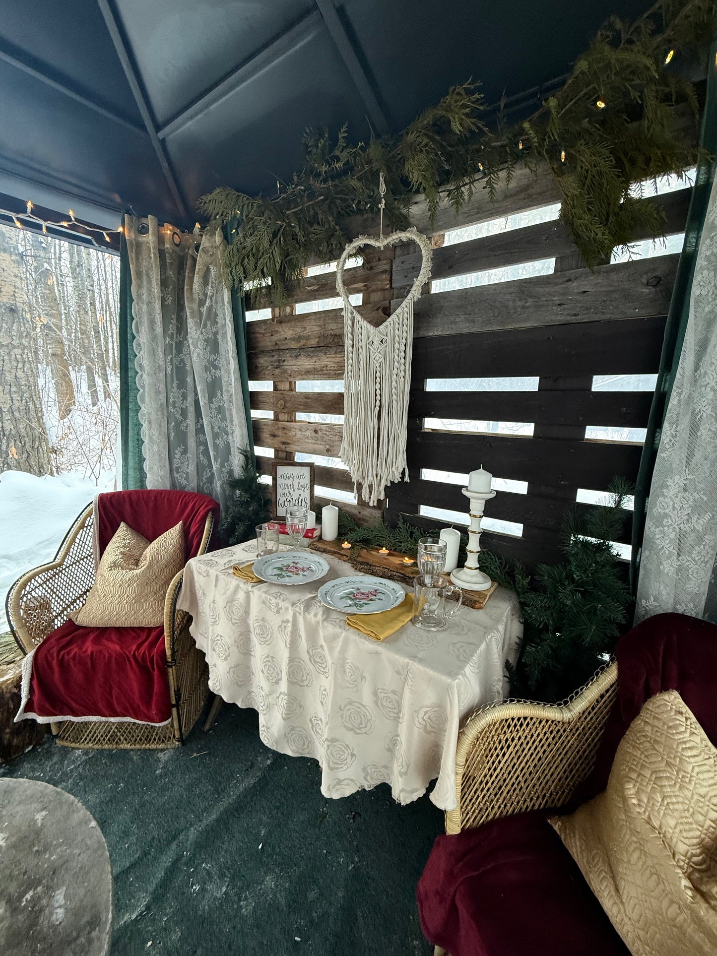 The Cozy Romantic Winter Picnic for 2