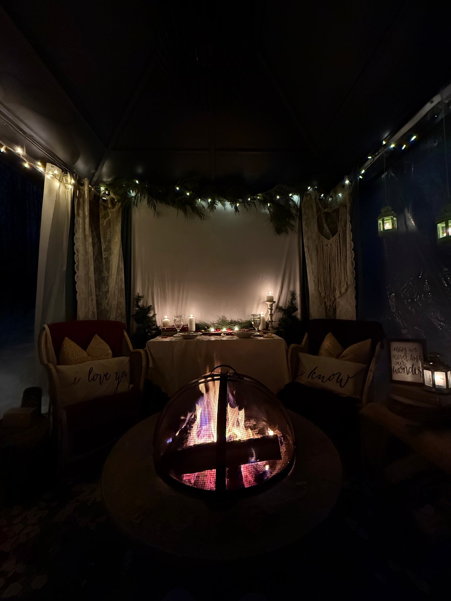 The Cozy Winter ROMANTIC MOVIE NIGHT Picnic for 2